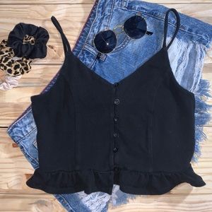 FOREVER 21 • medium • black crop top